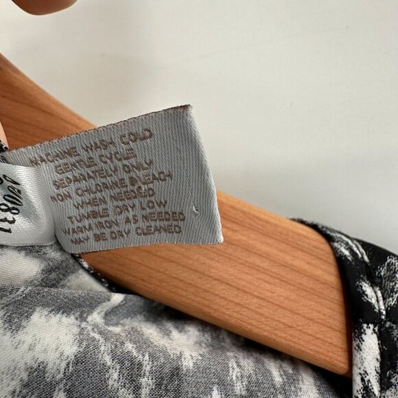 Chico's Women's Sleeveless Black & White Animal Print Layered Tank Top Size 3 XL - Picture 6 of 6